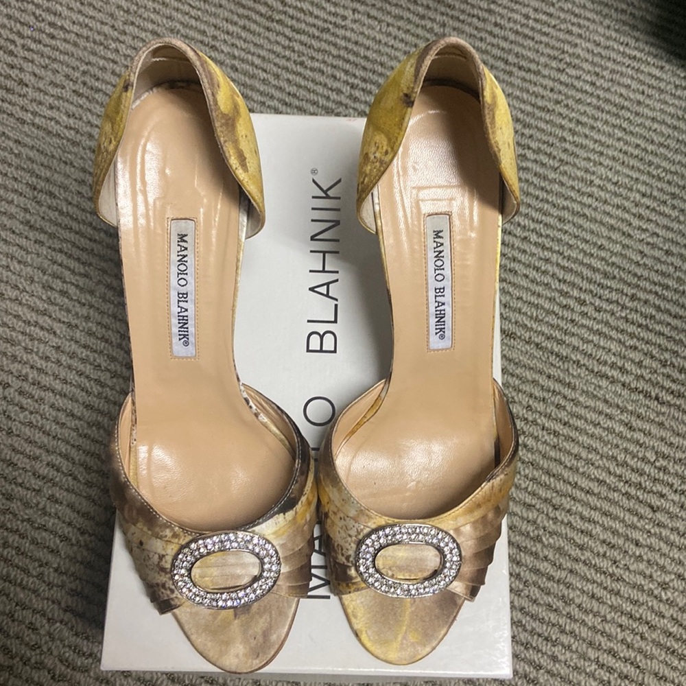Manolo Blahnik sedarby heels peep toe size 11 jeweled sex and city